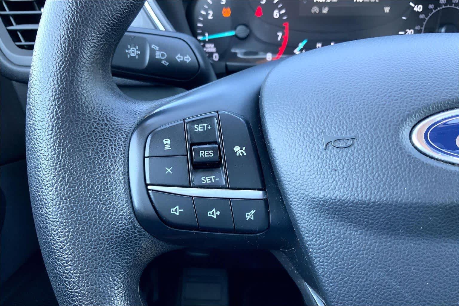 Used 2020 Ingot Silver Metallic Ford SE image 24