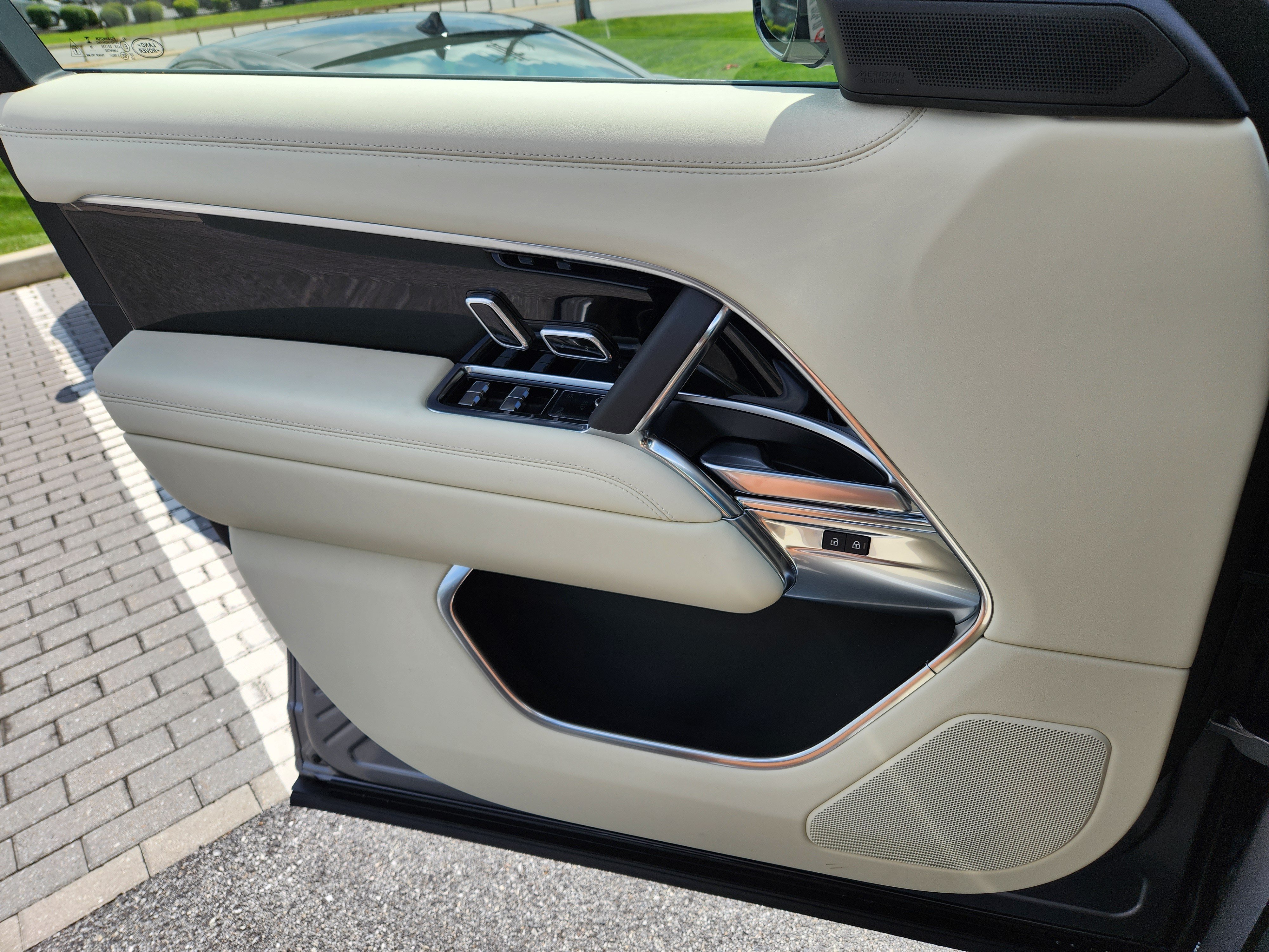 New 2026 Eiger Grey LAND ROVER SE image 16