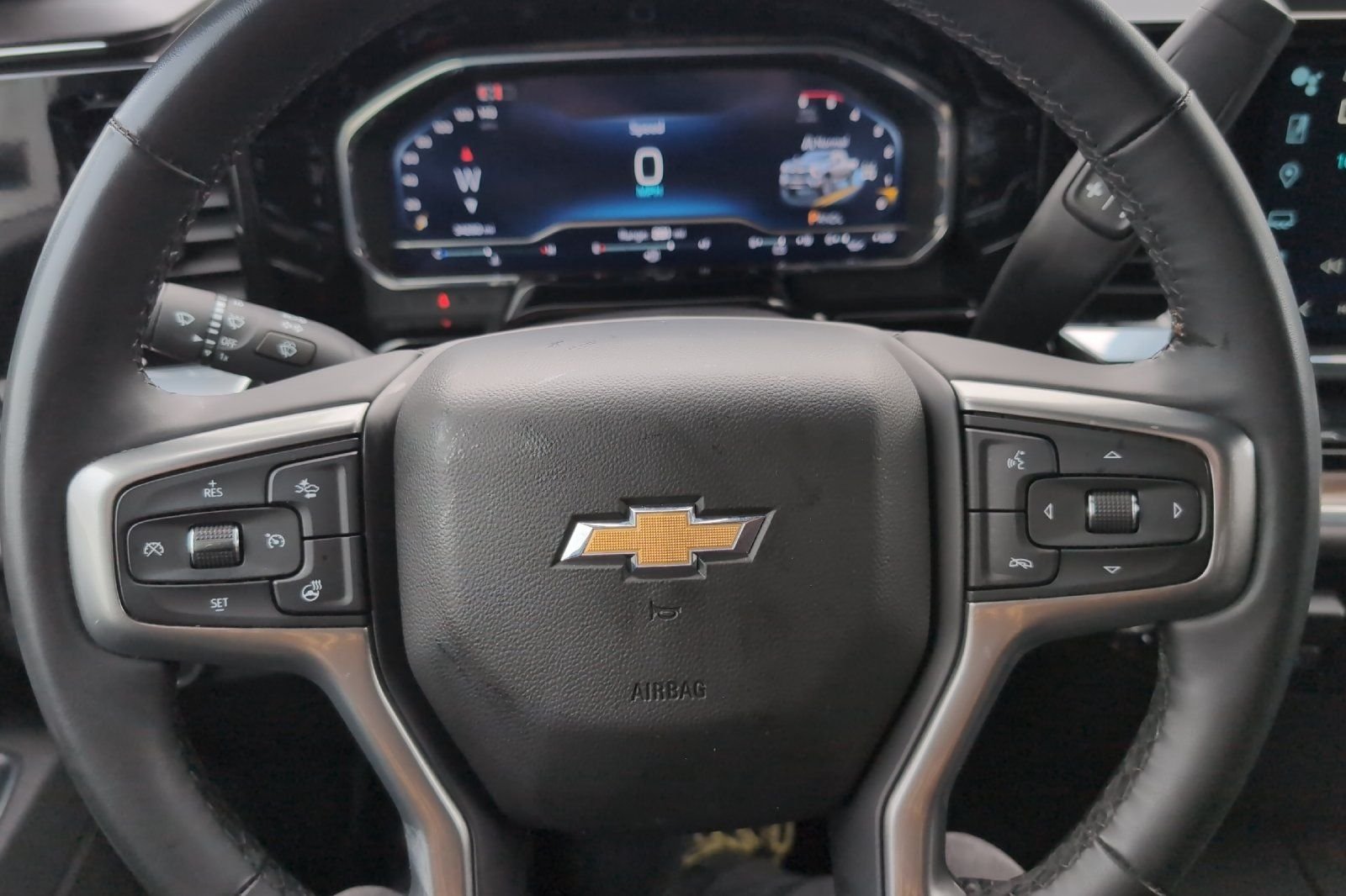 Used 2025 White Chevrolet LT image 23
