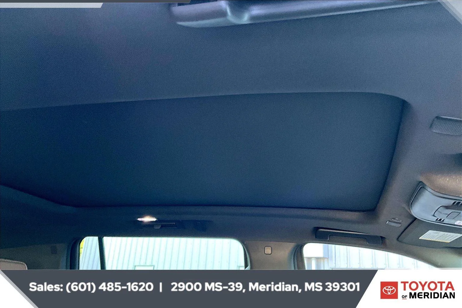 Used 2022 Iridescent Pearl Tricoat Chevrolet High Country image 15