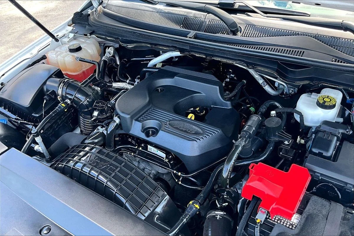 Used 2019  Ford LARIAT image 34