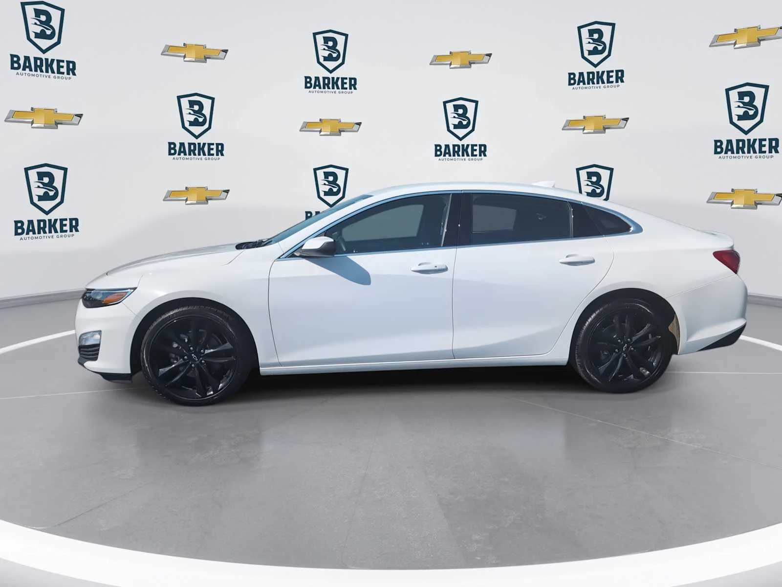 Used 2024 Summit White Chevrolet 1LT image 5