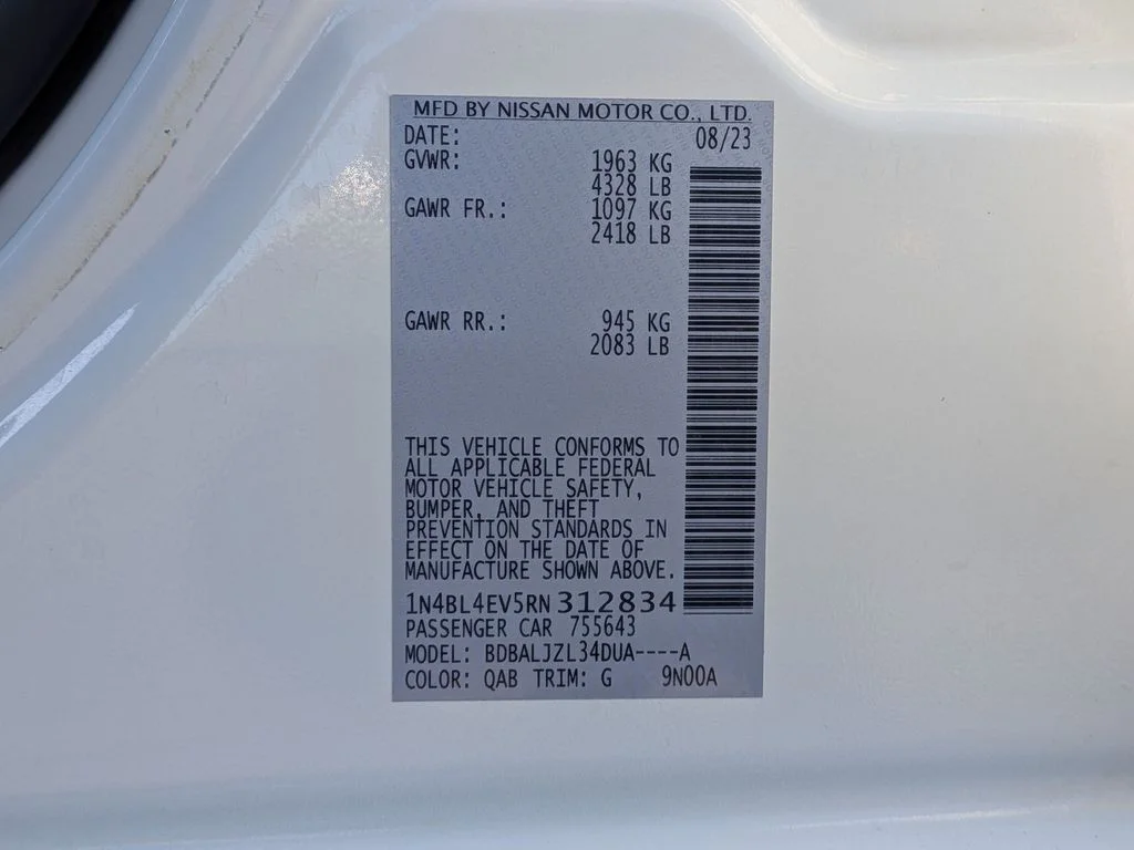 Used 2024 Pearl White Tricoat Nissan 2.5 SL image 27