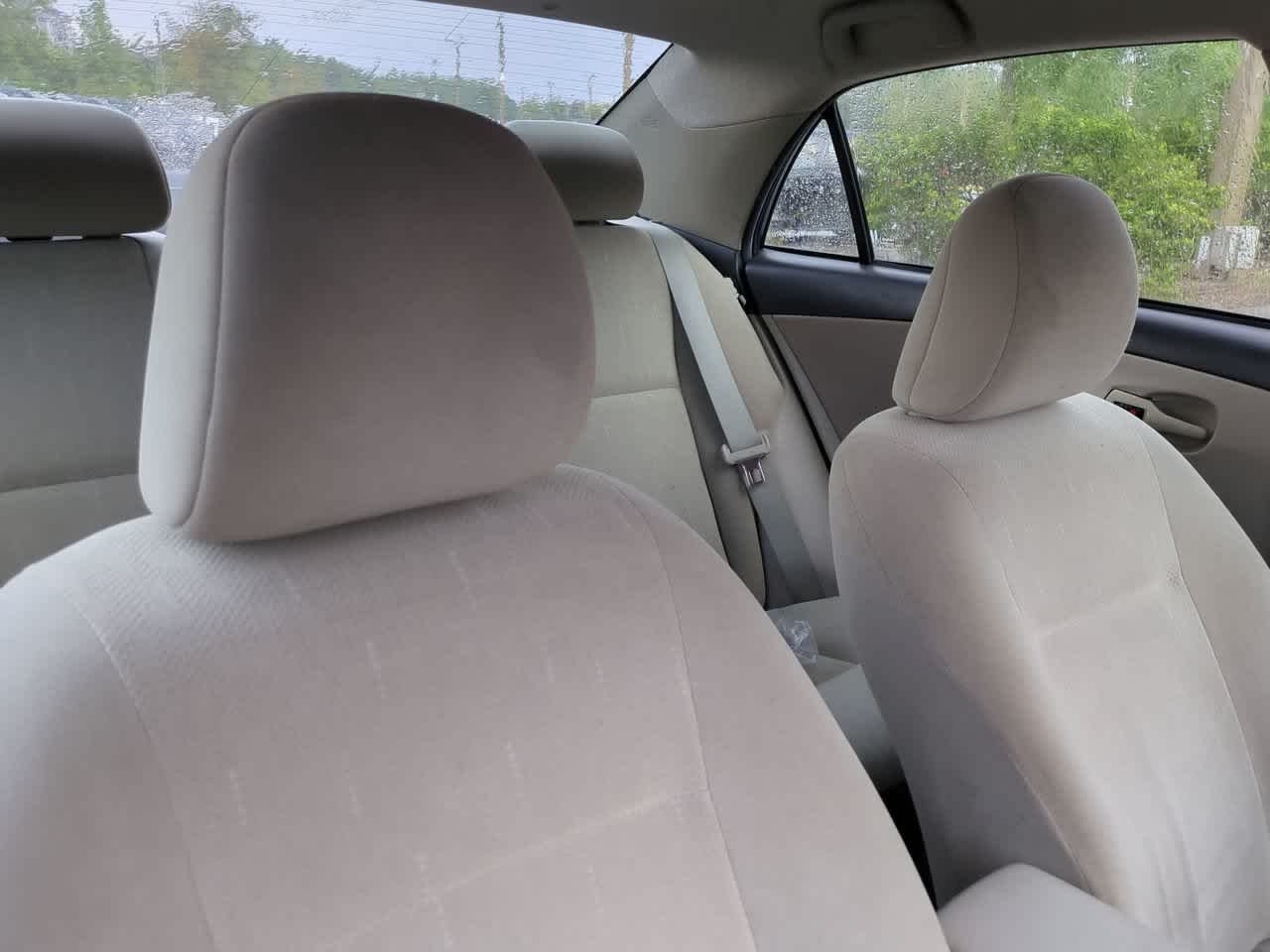 Used 2013 Tropical Sea Metallic Toyota L image 7