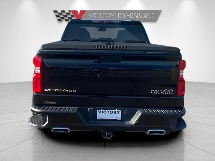 Used 2023 Black Chevrolet High Country image 7