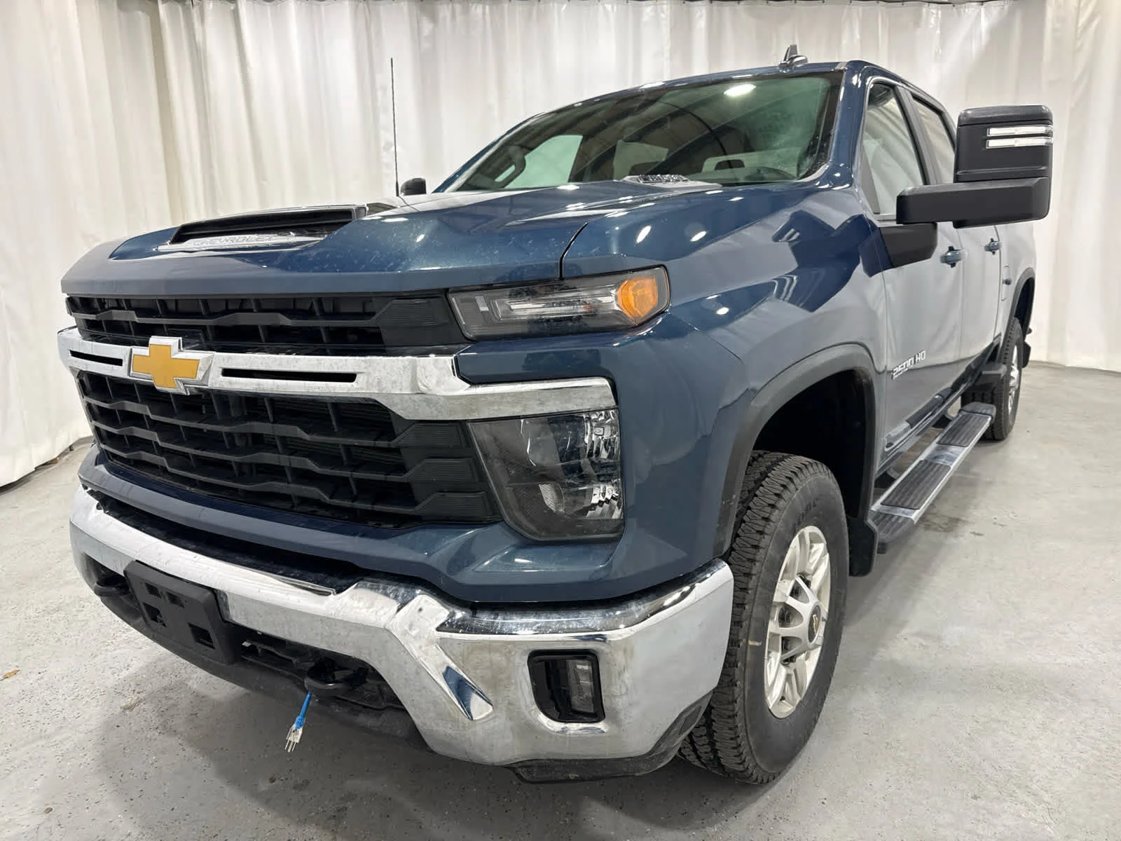 Used 2026 Lakeshore Blue Metallic Chevrolet LT image 1