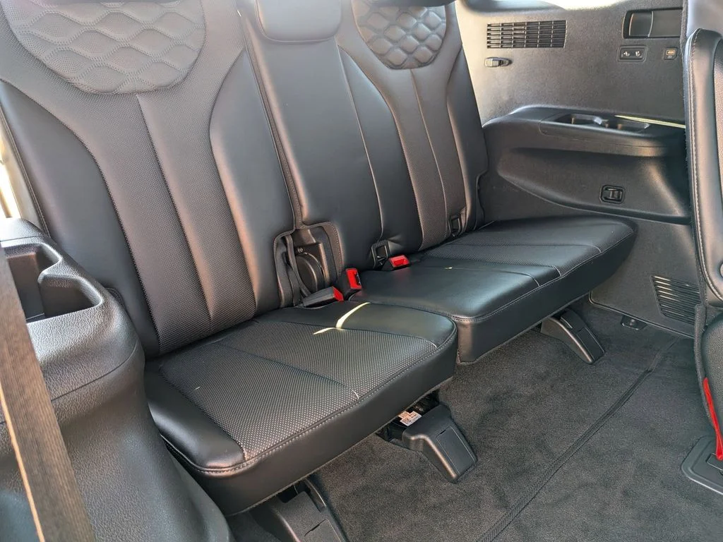 Used 2021 Black Hyundai Calligraphy image 32
