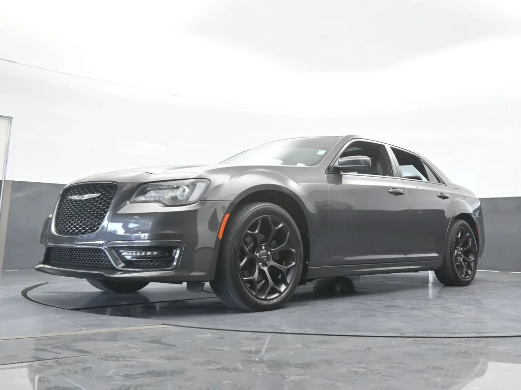 Used 2020 Granite Crystal Metallic Clearcoat Chrysler S image 56