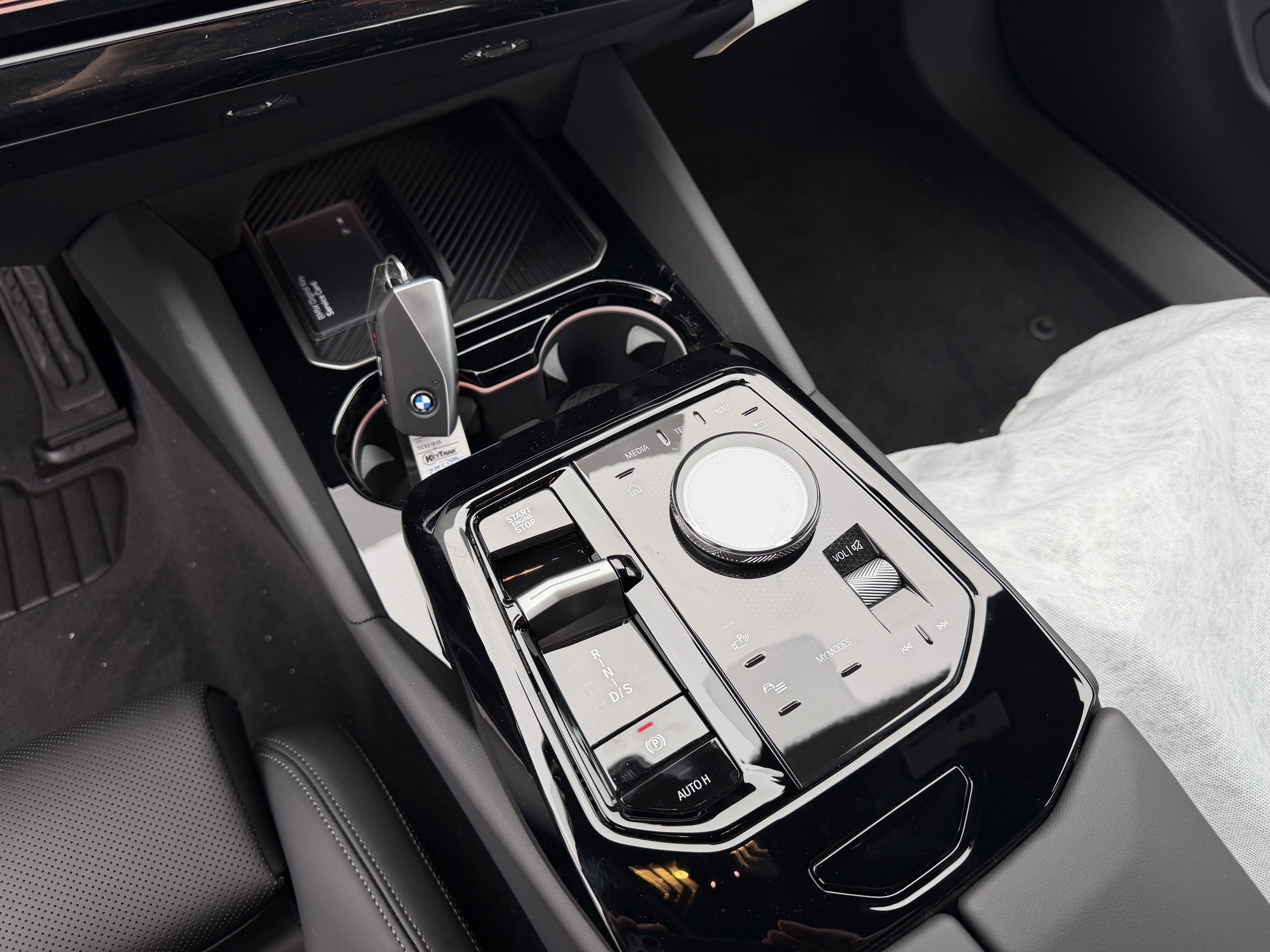 New 2026 Brooklyn Grey Metallic BMW 530i xDrive image 13