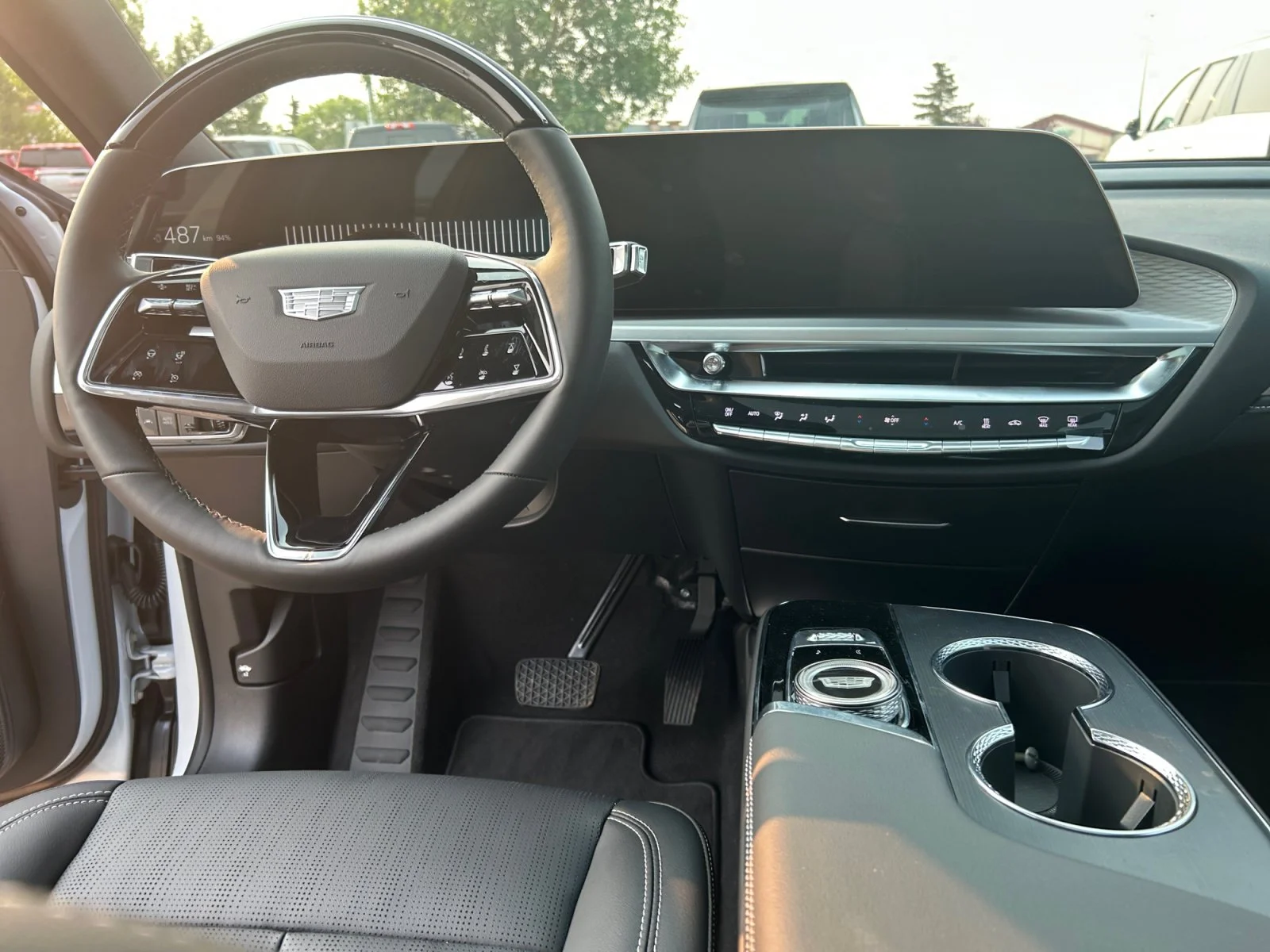 New 2026 Vibrant White Tricoat Cadillac Sport image 19