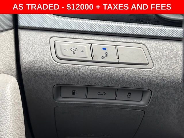 Used 2019 Red Hyundai SE image 19