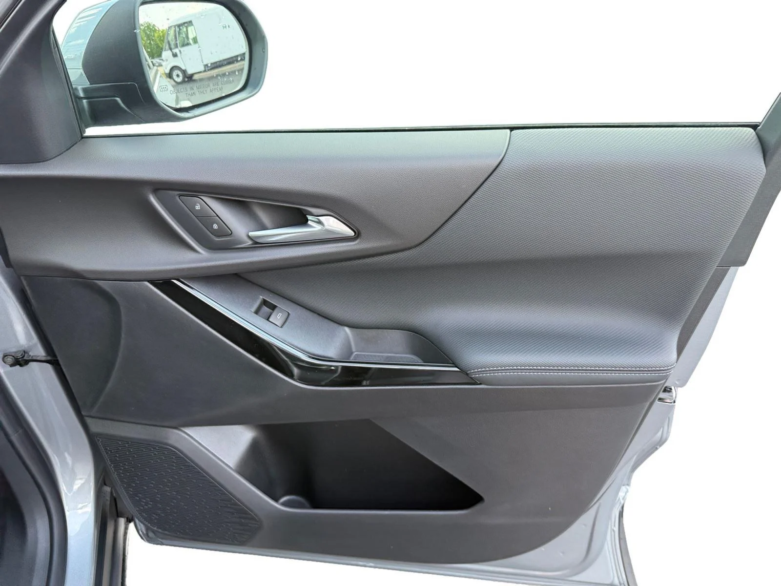 2027 Chevrolet Equinox LT - Photo 24