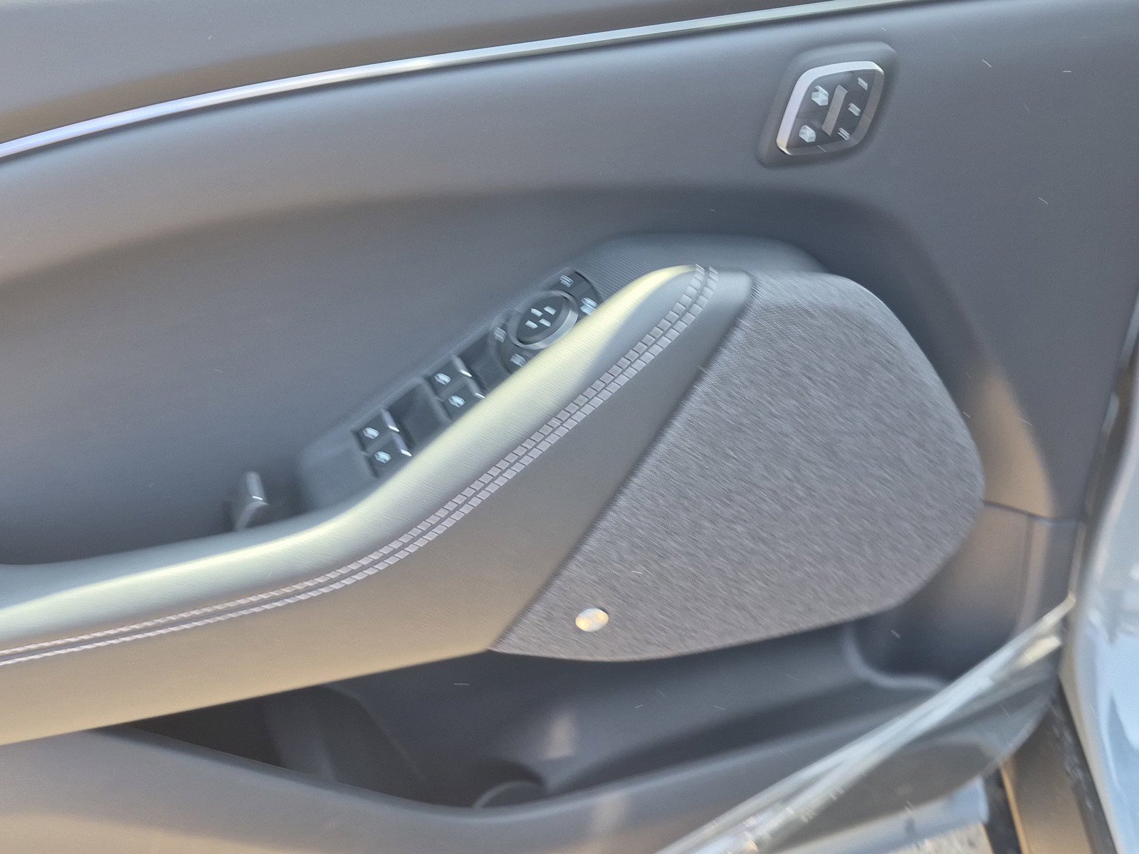 New 2026 Glacier Gray Metallic Tri-coat Ford Premium image 19