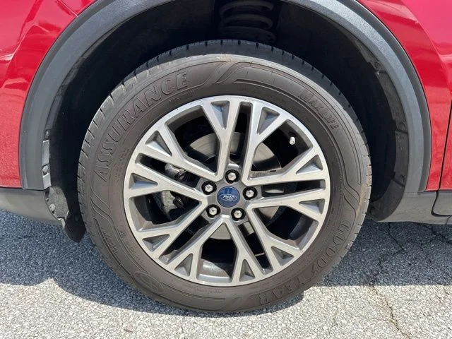 Used 2020 Red Ford SEL image 11