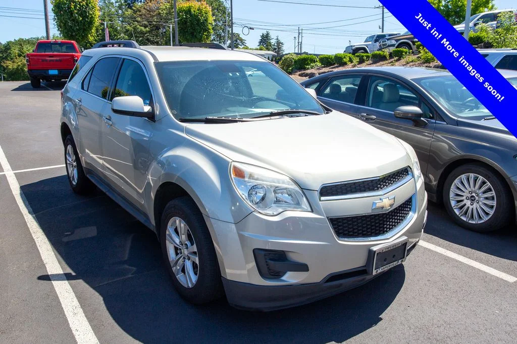 Used 2014 Champagne Silver Metallic Chevrolet FWD LT image 1