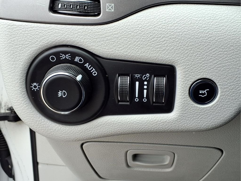 Used 2020 White Jeep Limited image 24