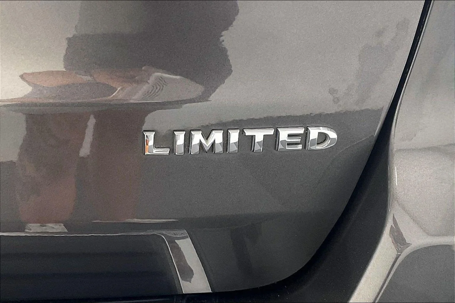 Used 2014 Granite Crystal Metallic Clearcoat Jeep Limited image 7