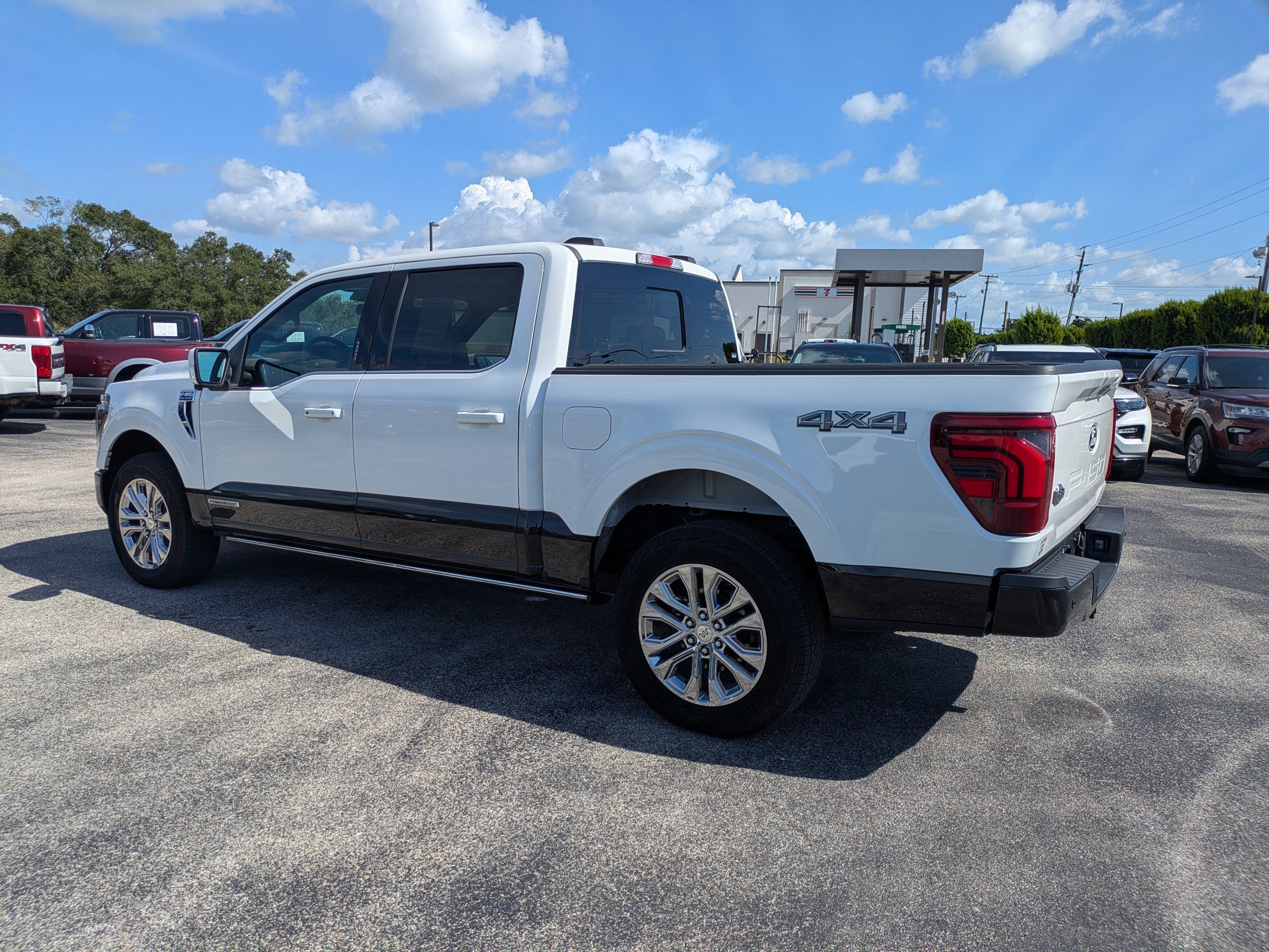 Used 2024  Ford King Ranch image 6