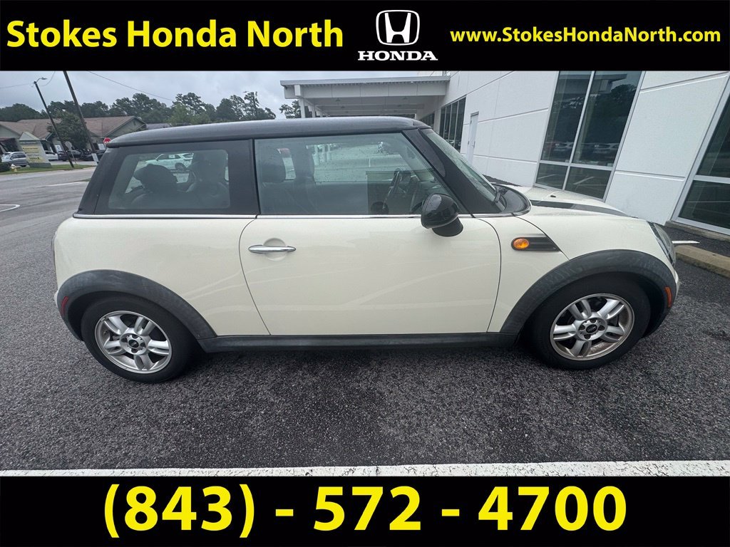 Used 2011 White MINI Base image 4