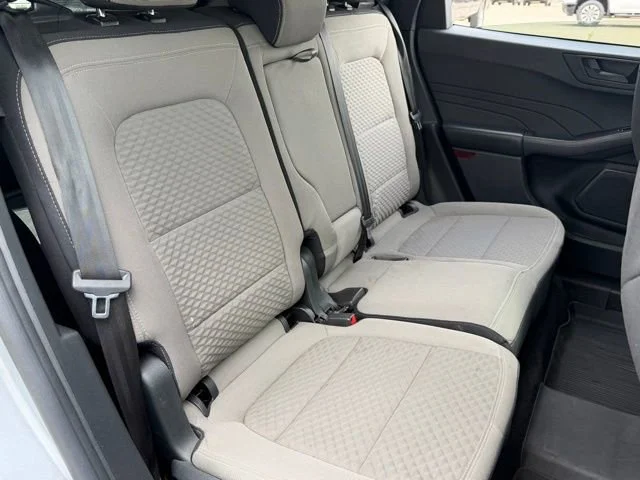 Used 2022 Silver Ford SE image 34