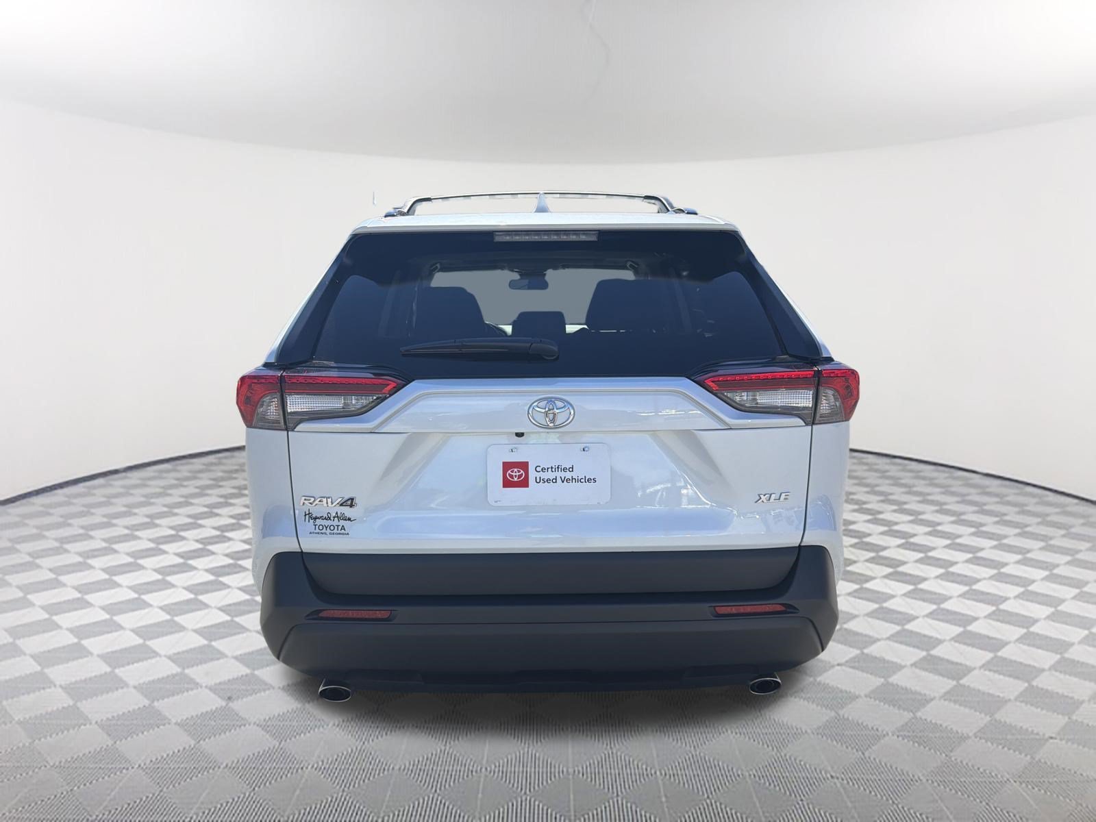 Certified Used 2025 Wind Chill Pearl Toyota XLE Premium image 16