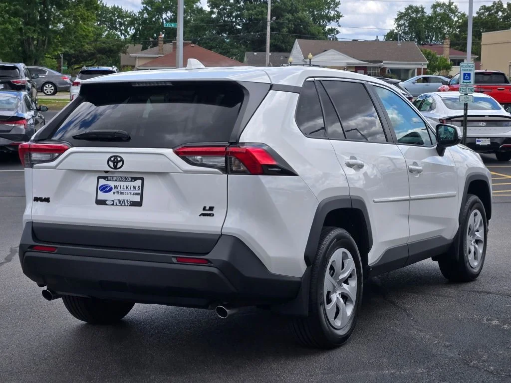 Used 2023 Ice Toyota LE image 10
