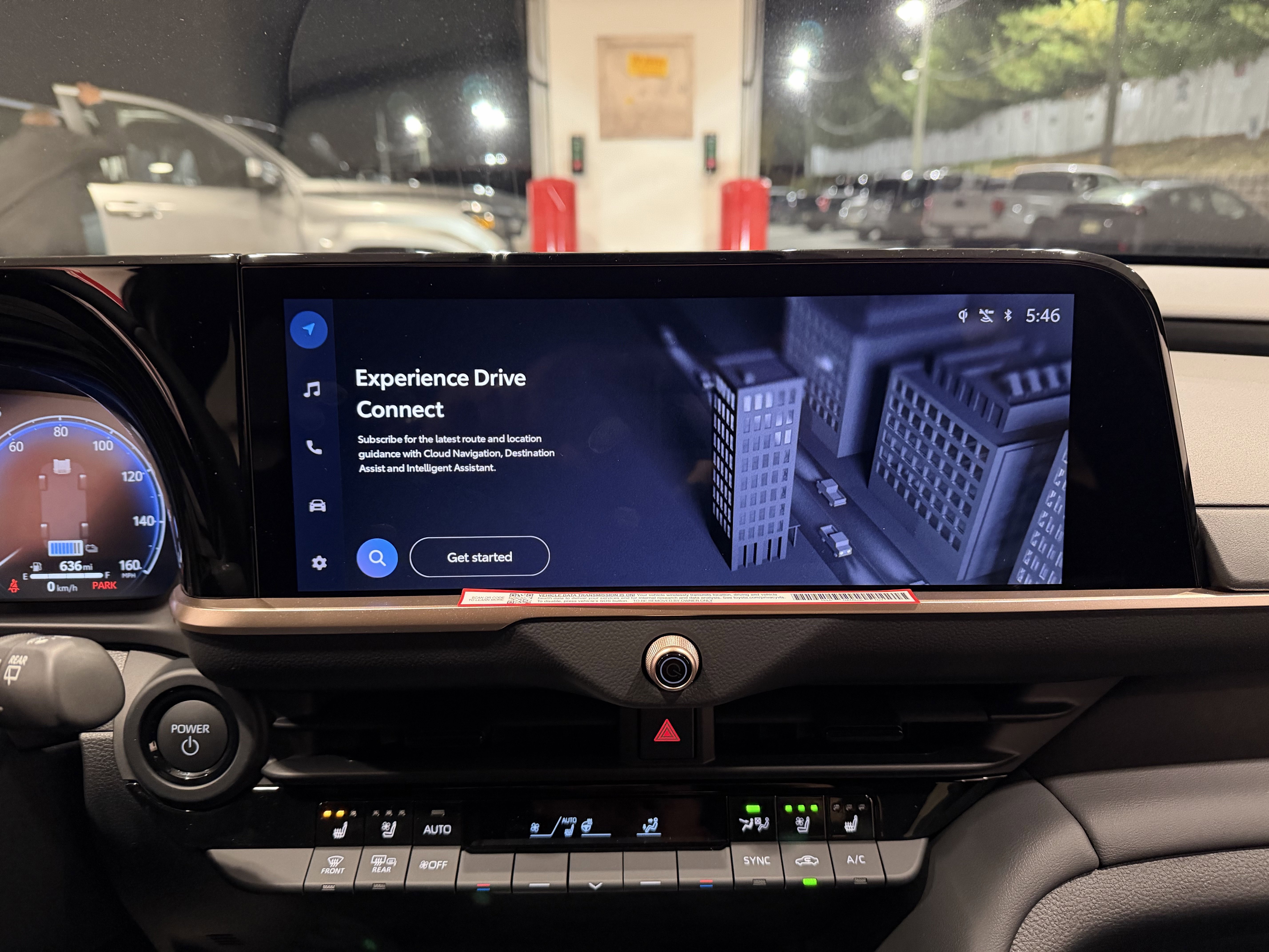 2025 Toyota Crown Signia XLE - Photo 14