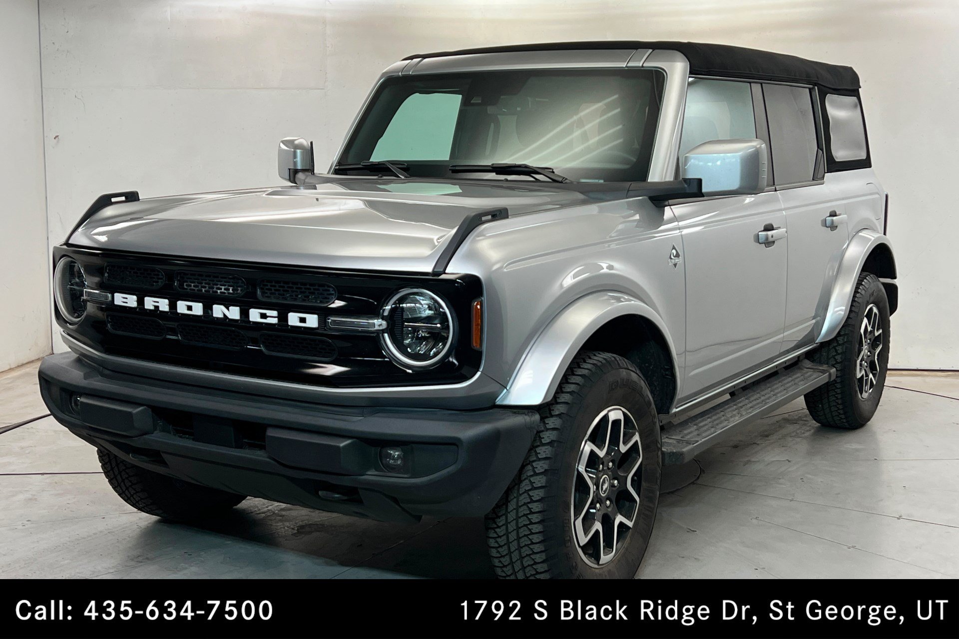 Used 2023 ICONIC SILVER METALLIC Ford  image 1