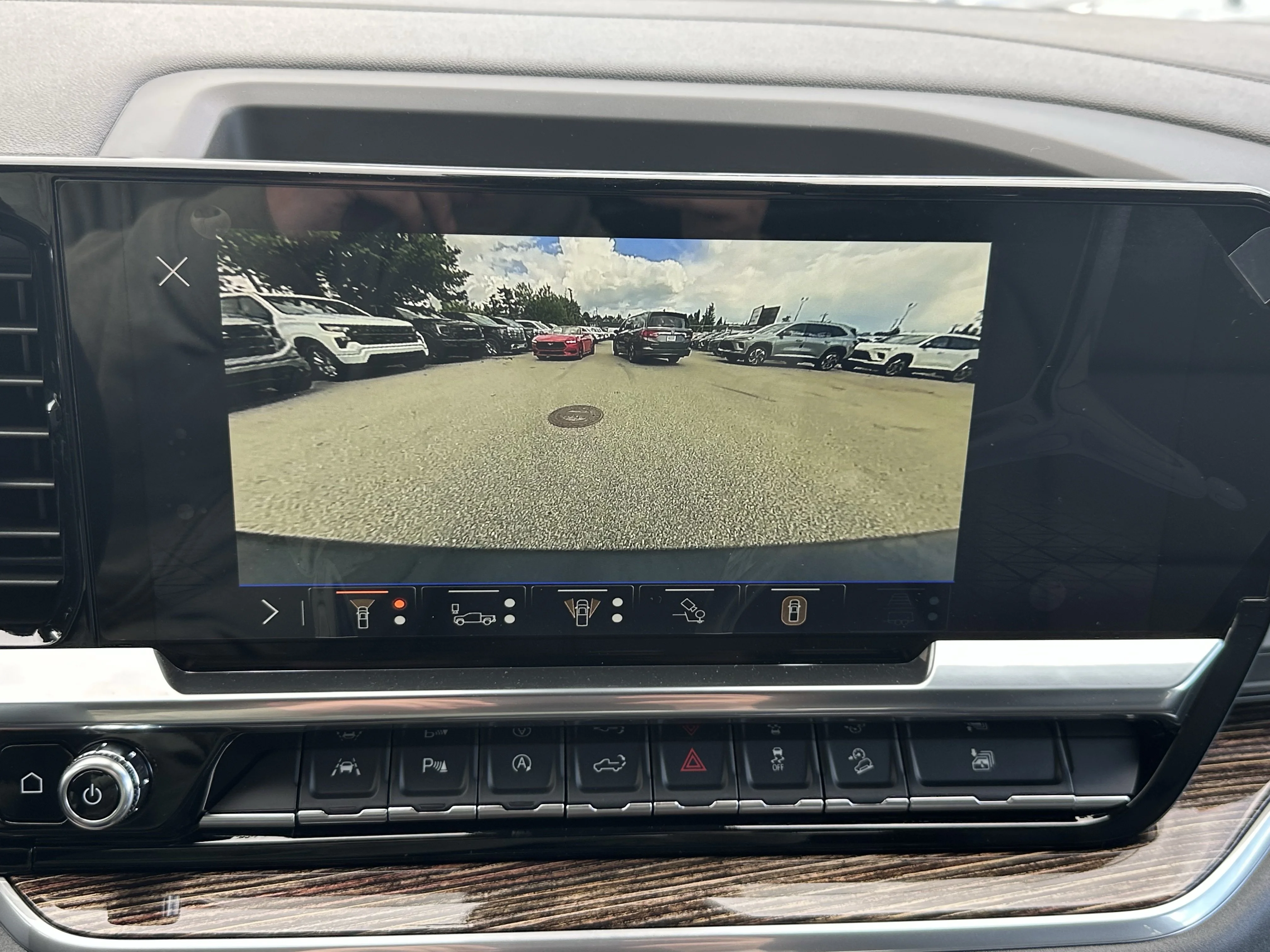 New 2026 Onyx Black GMC Elevation image 15