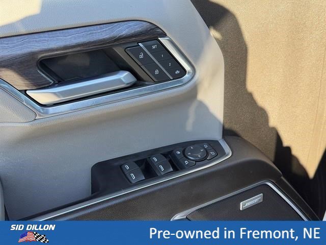 Used 2022 Iridescent Pearl Tricoat Chevrolet LTZ image 16
