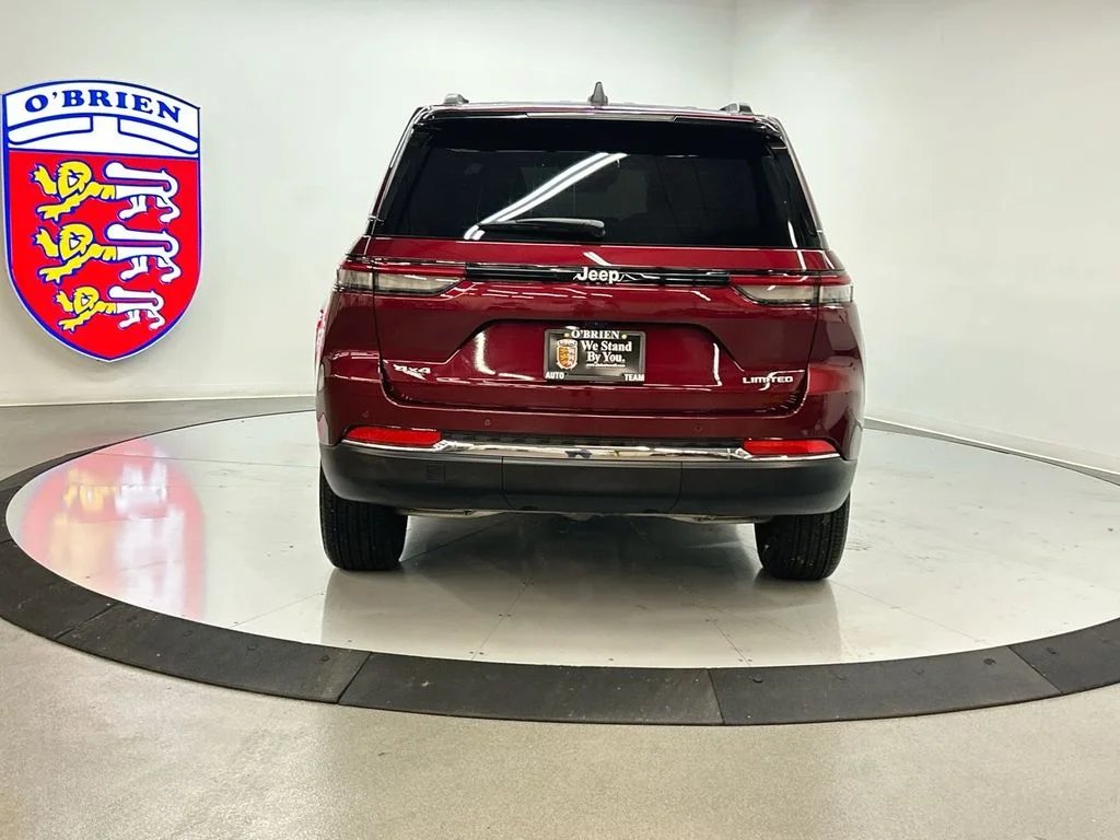 Used 2025 Velvet Jeep Limited image 36