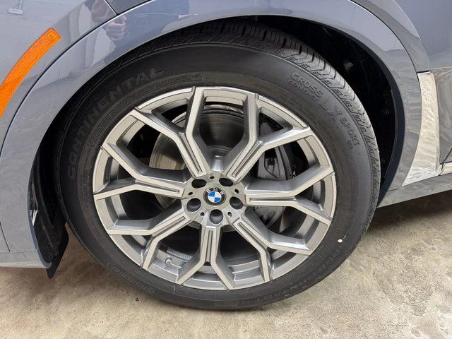 Used 2026 Brown BMW xDrive40i image 29