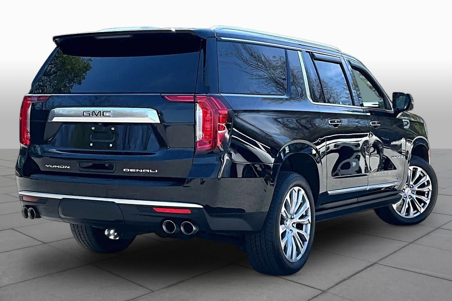 Used 2023 Onyx Black GMC Denali image 13