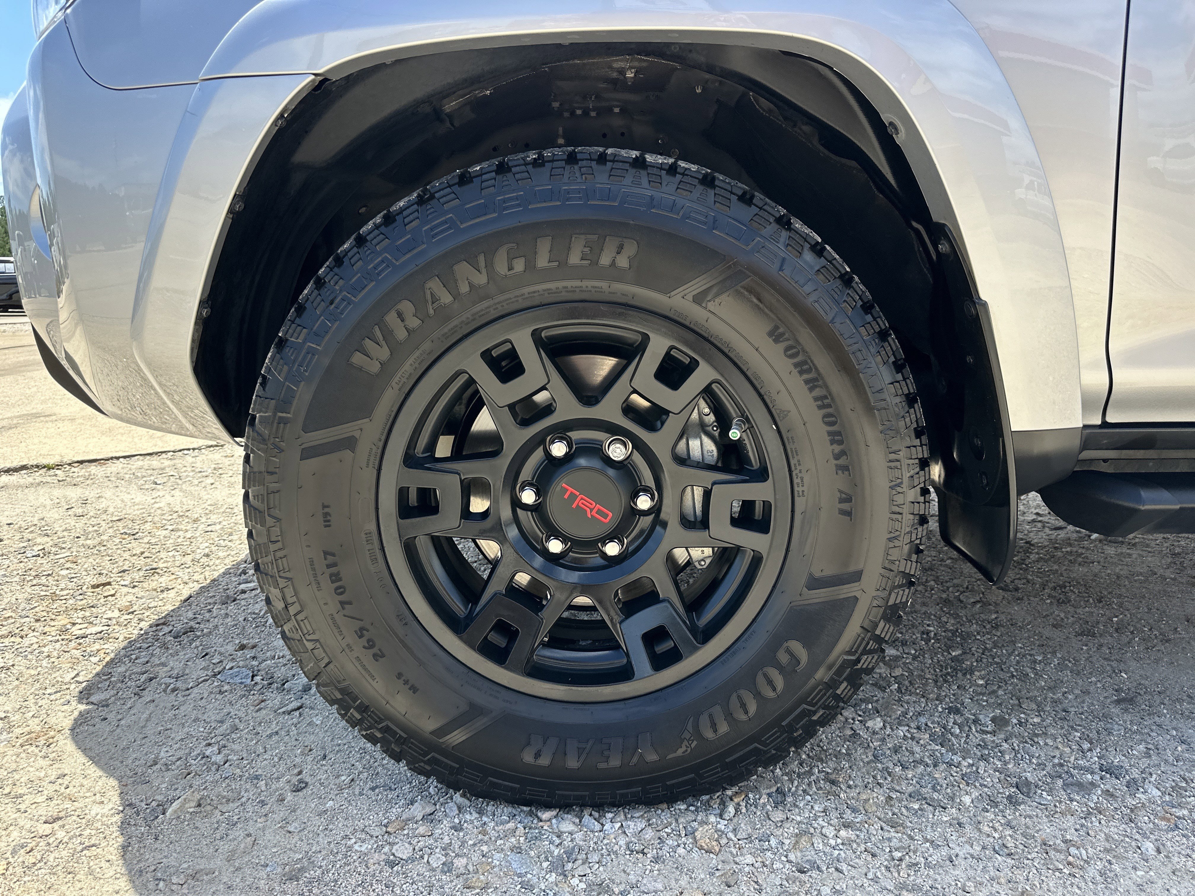 Used 2021 Classic Silver Metallic Toyota Venture image 16