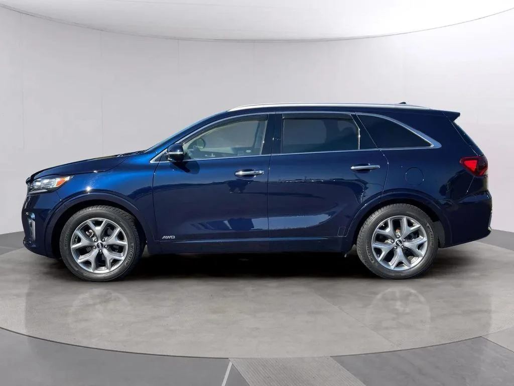Certified Used 2020 Imperial Blue Kia SX image 2