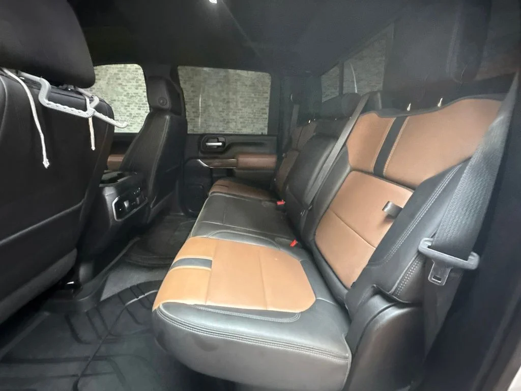 Used 2020 Iridescent Pearl Tricoat Chevrolet High Country image 13