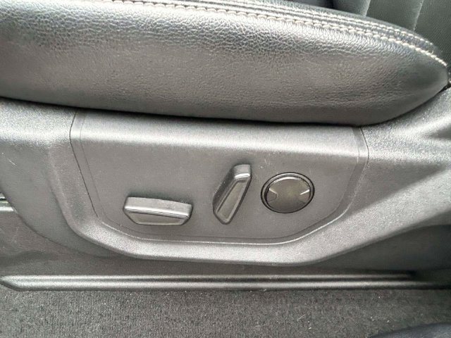 Used 2022 Red Ford Lariat image 18