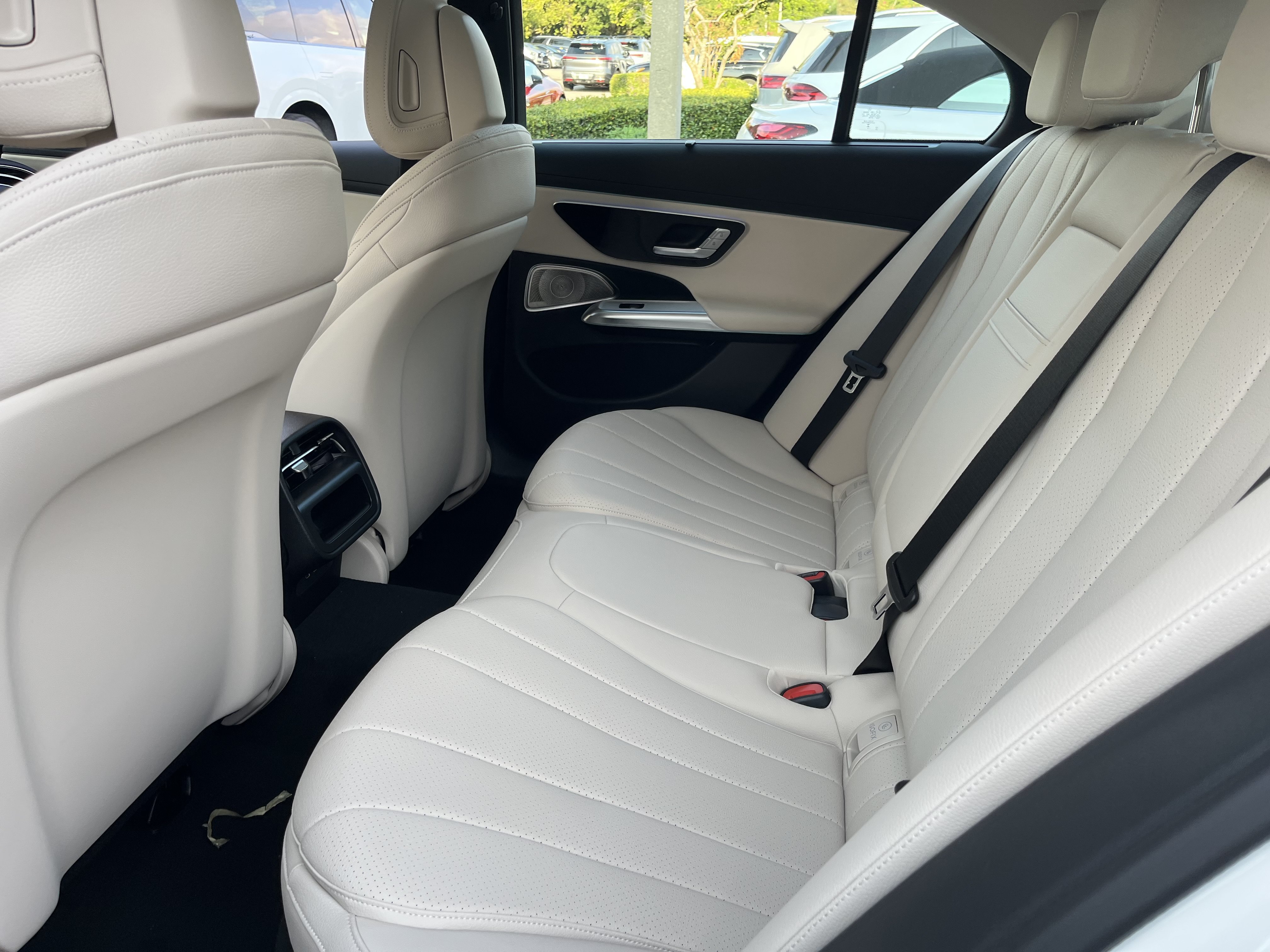 New 2027 Polar White Mercedes-Benz E 350 image 16