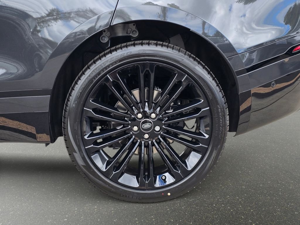 New 2026 Carpathian Grey LAND ROVER  image 35