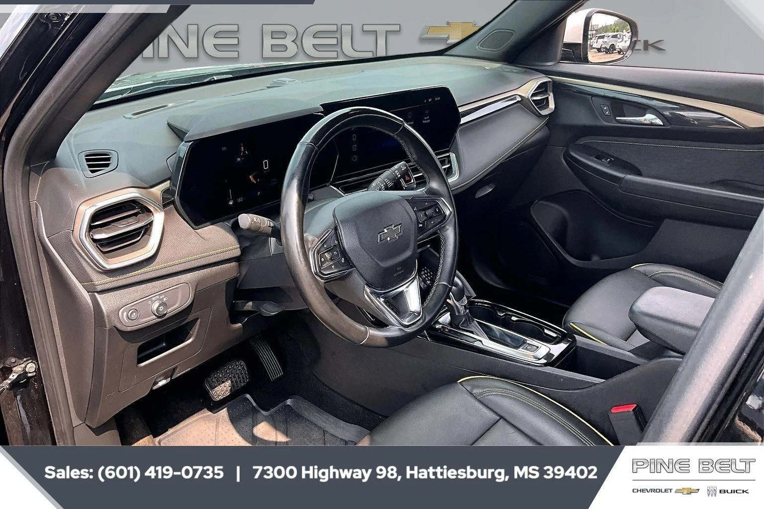Used 2024 Mosaic Black Metallic Chevrolet ACTIV image 12