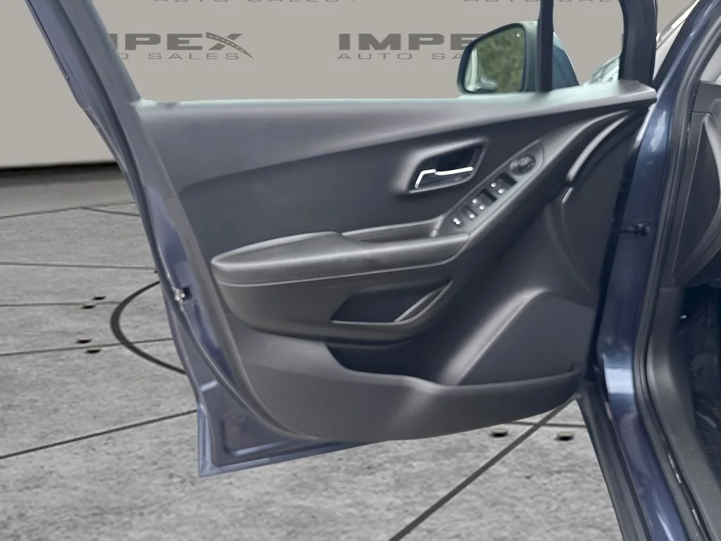 Used 2019 Blue Chevrolet LT image 13