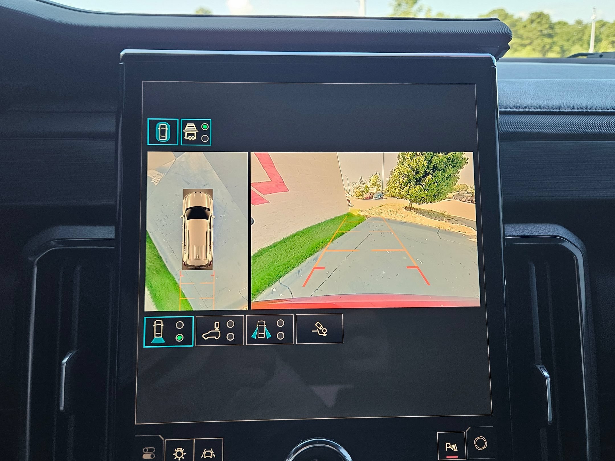 2024 GMC Acadia AT4 - Photo 32