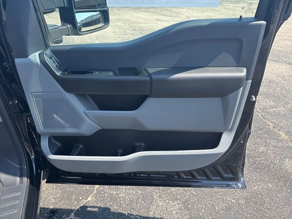 2026 Ford F-350 Super Duty XL - Photo 16