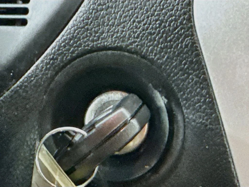 Used 2013 Ingot Silver Ford XLT image 19