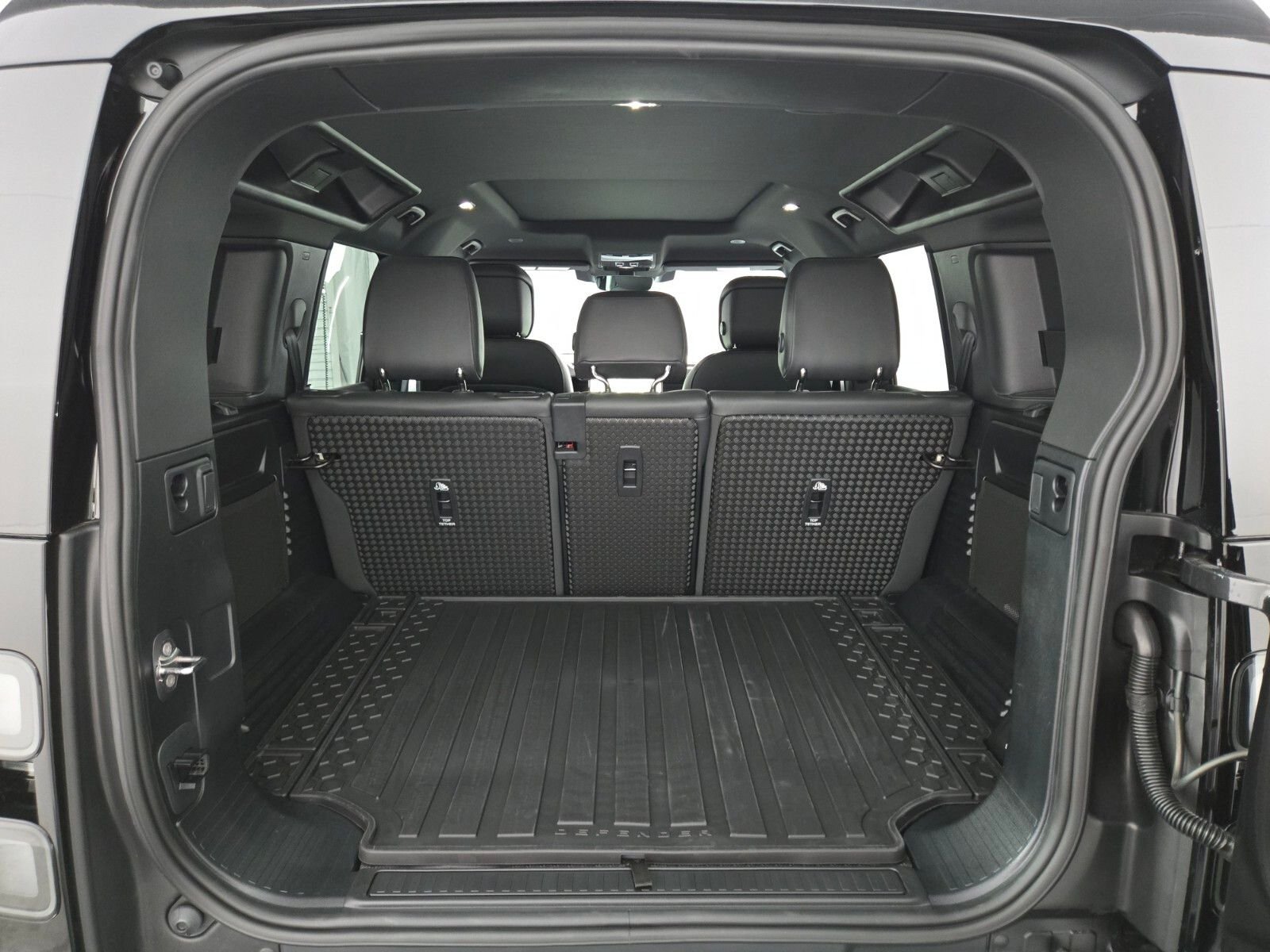 New 2026 Carpathian Grey Land Rover X-Dynamic SE image 15