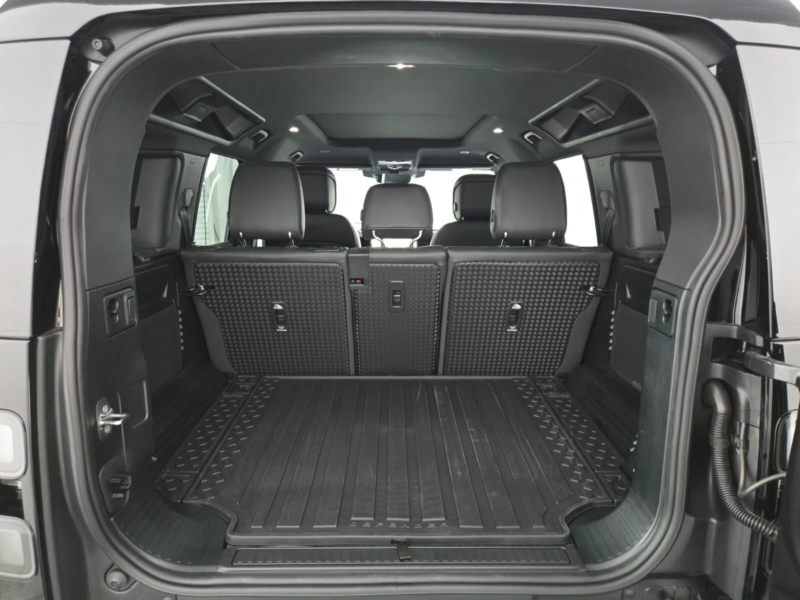 New 2026 Carpathian Grey Land Rover X-Dynamic SE image 15