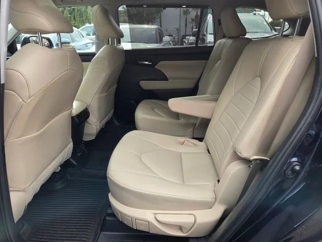 Certified Used 2023  Toyota XLE image 6