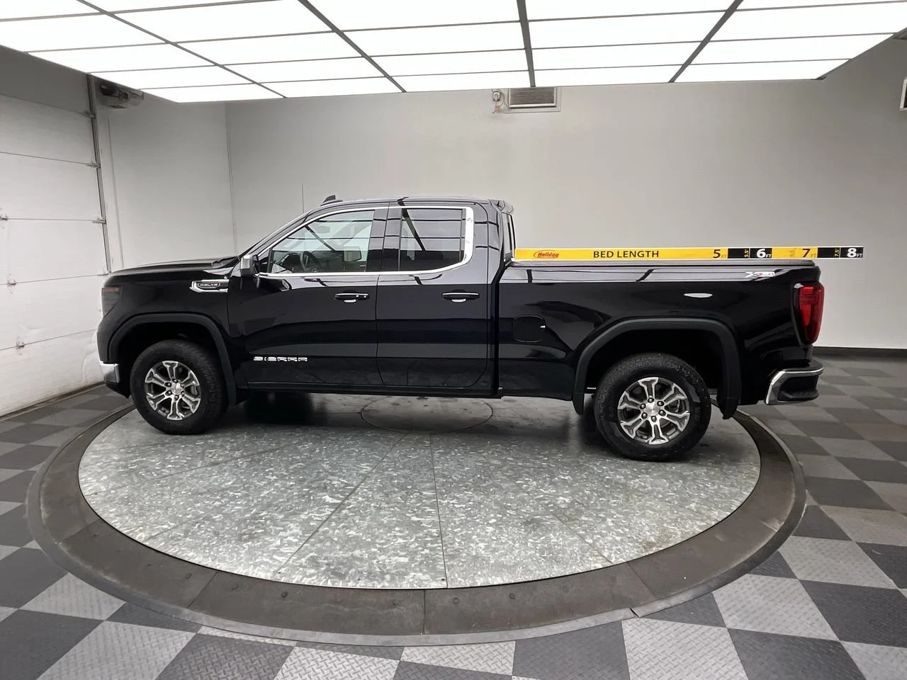 2025 GMC Sierra 1500 SLE - Photo 6