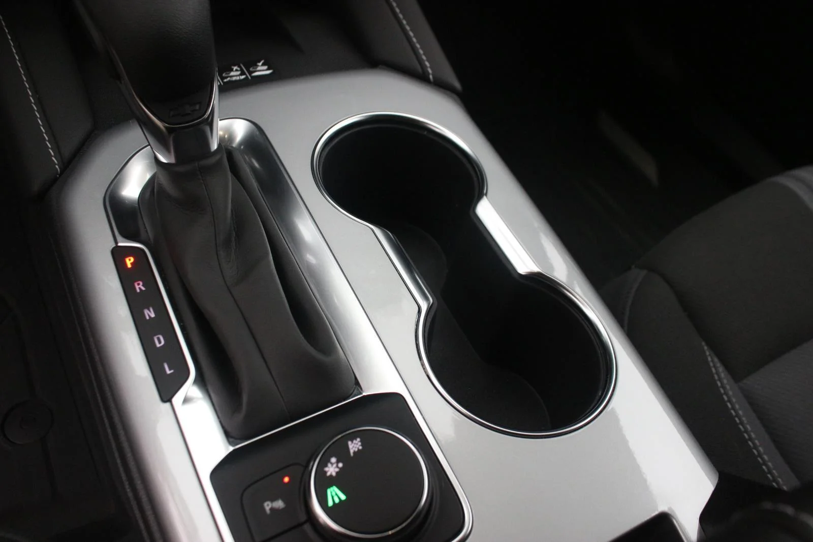 Used 2024 Black Chevrolet 2LT image 21