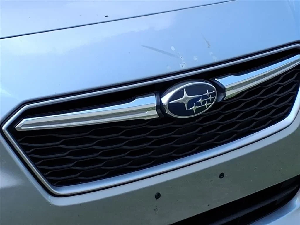 Used 2019 Silver Subaru 2.0i image 6